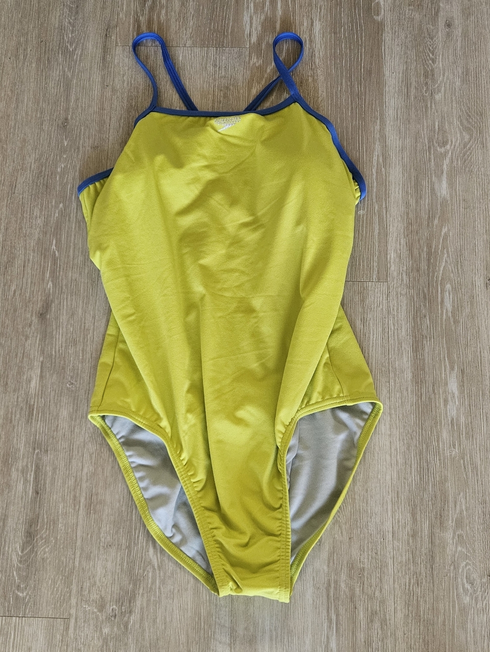 Speedo Women's Solid Closed Back With Hydro Bra One Piece Swimsuit Size 12 Lime